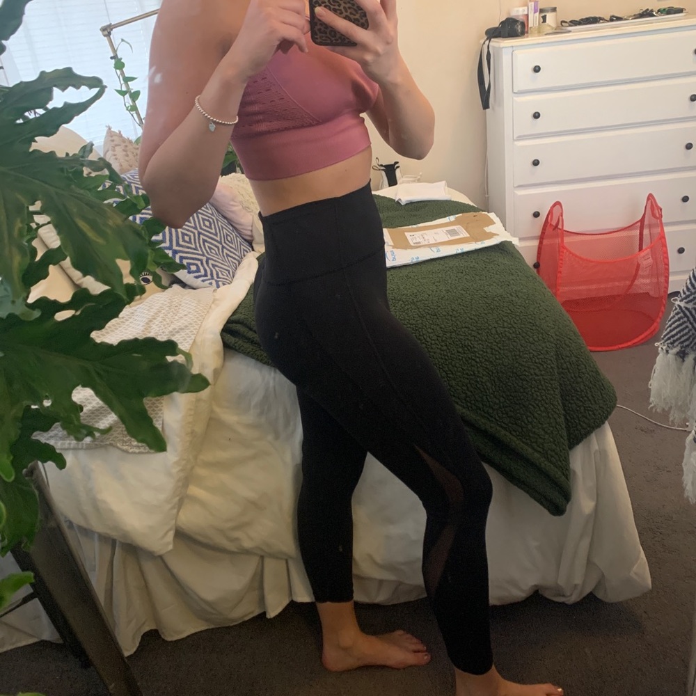 Lulu Lemon 3/4th Length Mesh Leggings Size 4